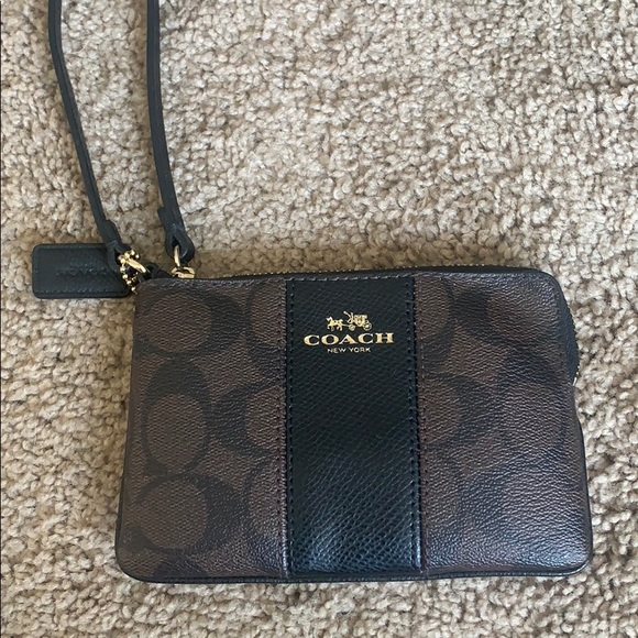Coach Wristlet logo